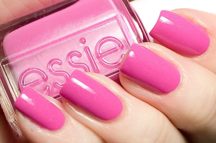 Madison Ave Hue * Essie Gel