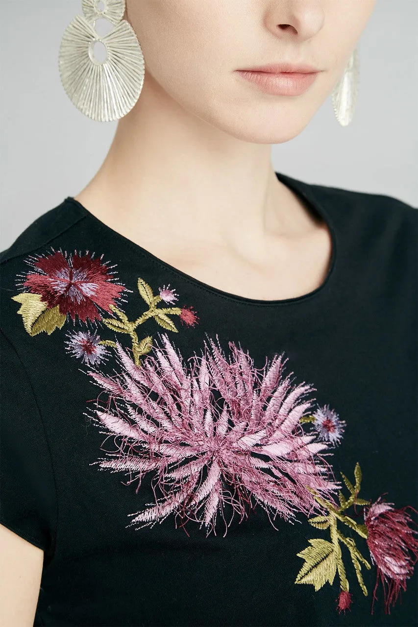 Novelty Tees T-Shirt With 3D Embroidery